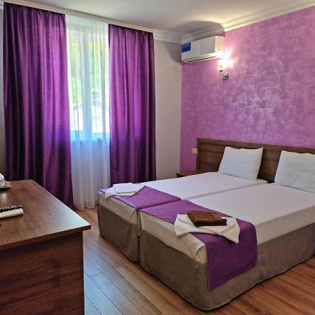Nobi Guest House Gagra Buitenkant foto